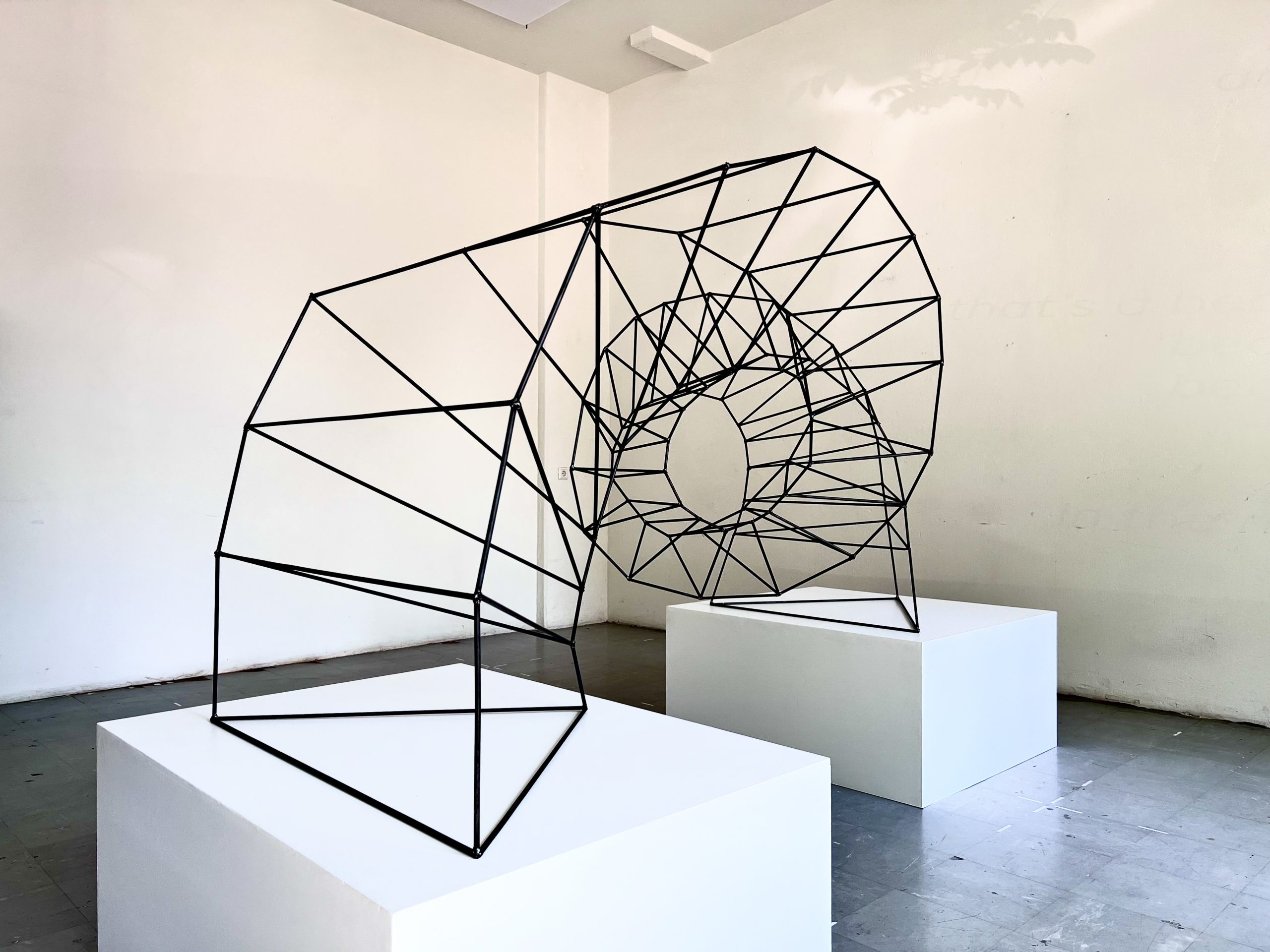 Niels Weerheim krul sculpture 2022 scaled